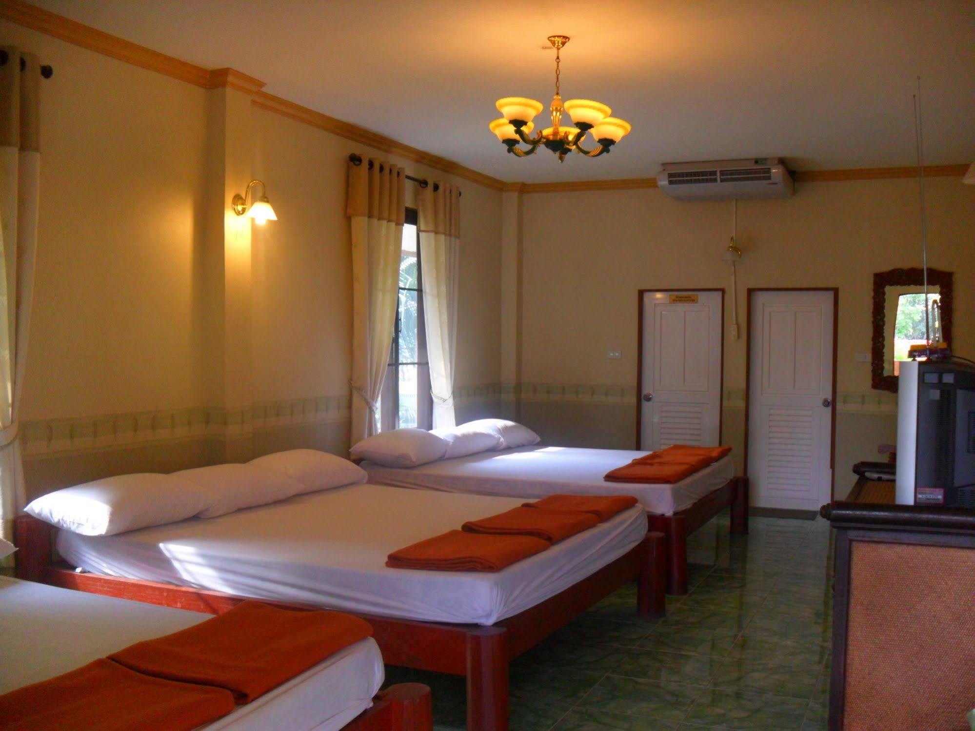 Saengthong Resort Chiangmai Chiang Mai Bagian luar foto
