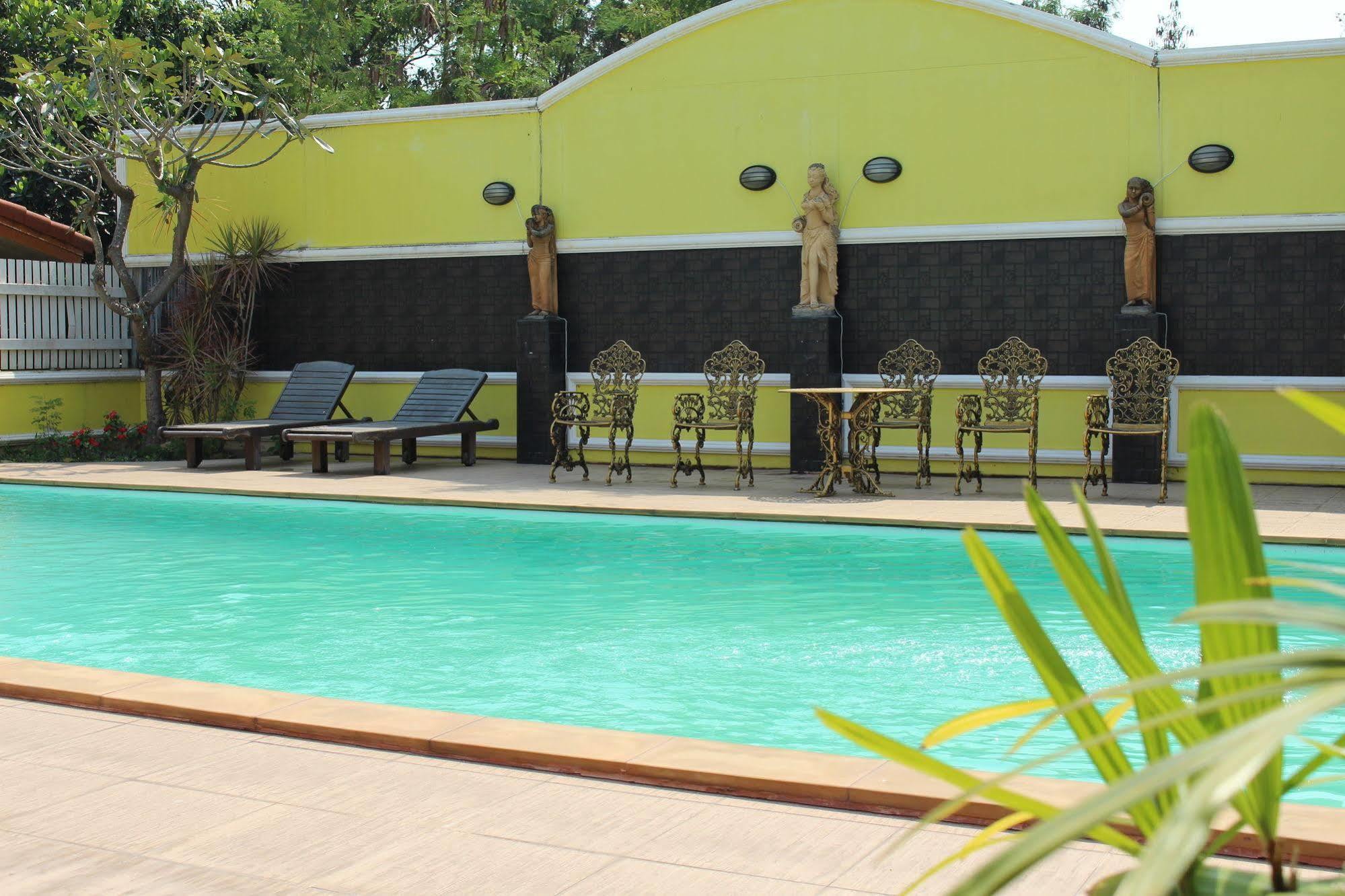Saengthong Resort Chiangmai Chiang Mai Bagian luar foto
